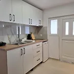Yard Apartments - By Hotel Ronaldo